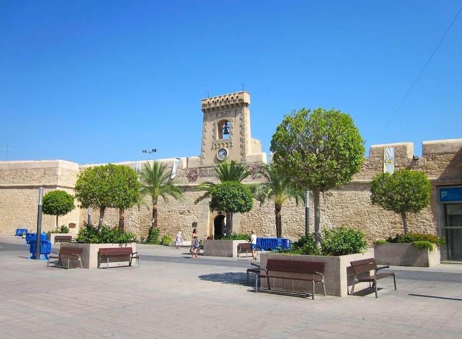 Santa Pola Con Tres Dormitorios Playa Levante Экстерьер фото