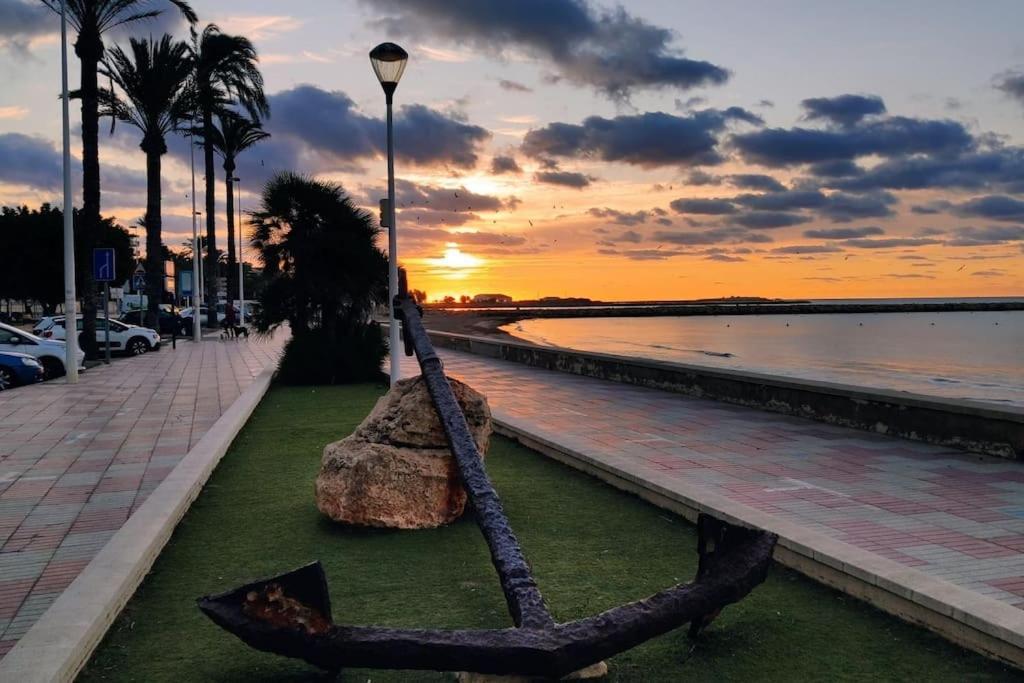 Santa Pola Con Tres Dormitorios Playa Levante Экстерьер фото